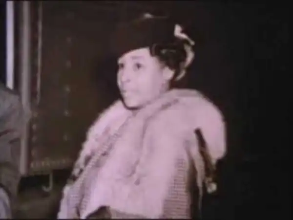Sallie Martin - There Must Be A Heaven Somewhere